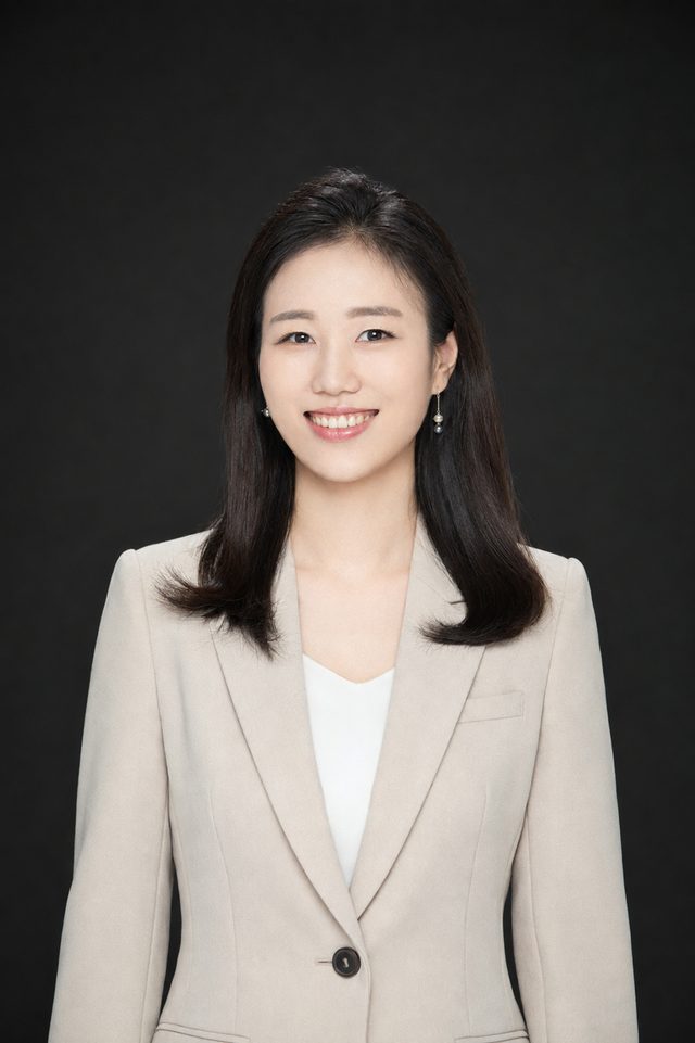 Portrait of Liz Lee, General Partner of Siat Ventures
